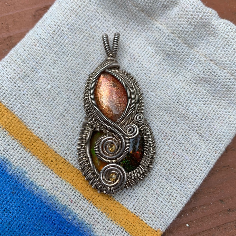 Twisted Bliss Designs ⚡️ - Picture 2 of 3